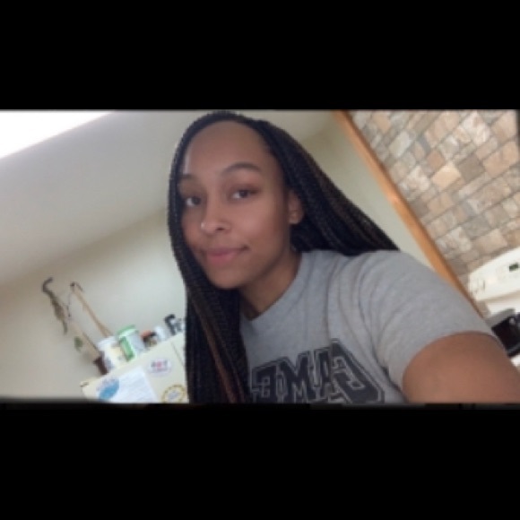 Meet your Posher, Eboni - Picture 3 of 5